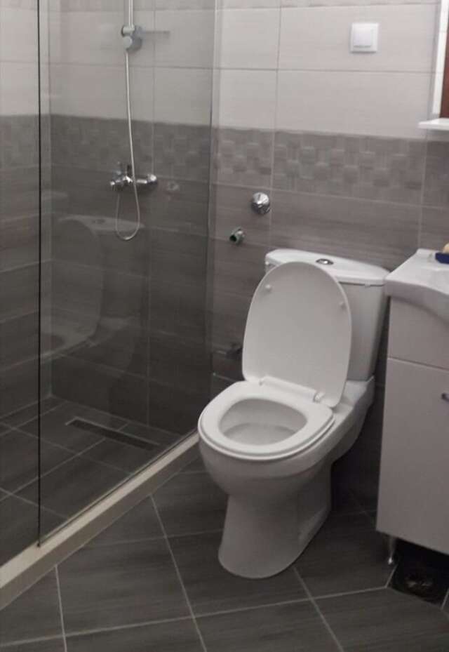 Гостевой дом Small beach accomodation FLORA e NUZI Улцинь-14